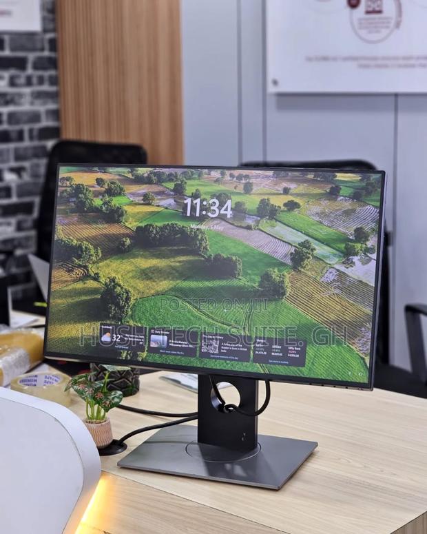 24” Dell Ips Display Ultra Wide Frameless Monitor · Photo 3