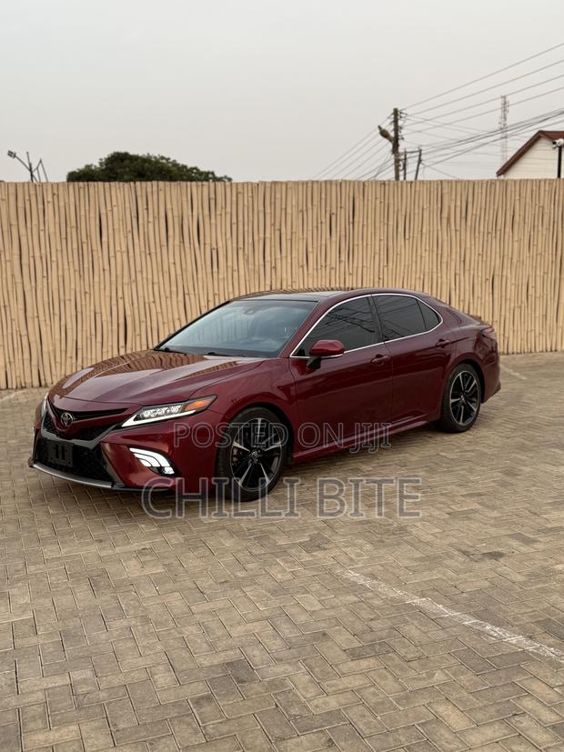 Toyota Camry XSE FWD (2.5L 4cyl 8AM) 2018 Red · Photo 3