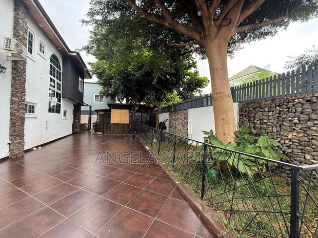 Furnished 5bdrm House in East Legon for sale · Photo 8