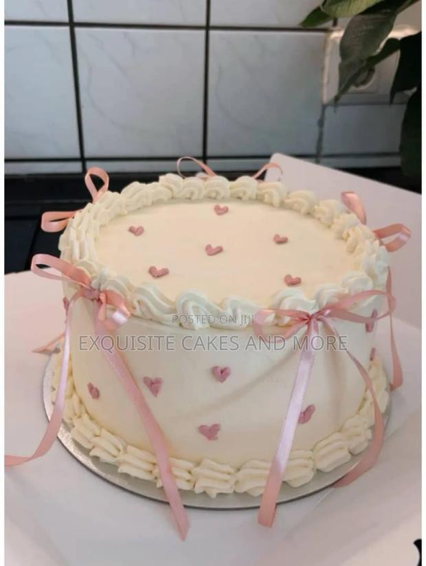 Love Cake, 5 Inch · Photo 2