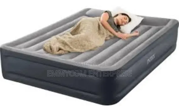 Queen Size Air Bed Mattress With Inbuilt Pump · Photo 1