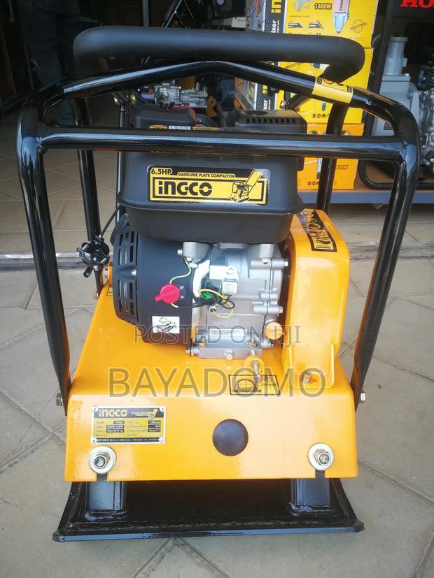 Deluxe Plate Compactor · Photo 1