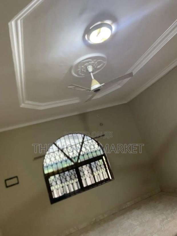 4bdrm House in Estate, Tarkwa Nsuaem for rent · Photo 7