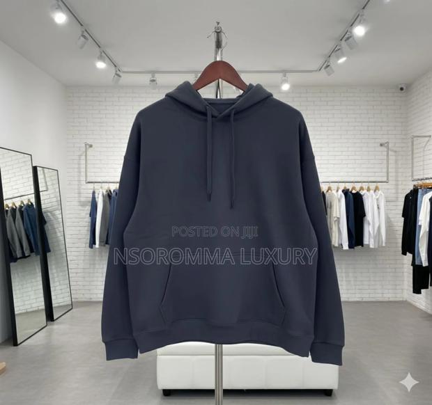 Quality Heavy Hoodies · Photo 2