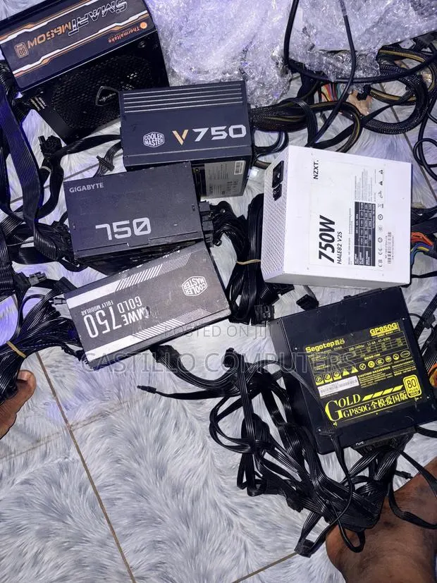 750w Power Supply · Photo 1