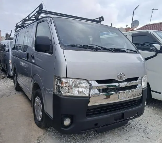 Toyota HiAce 2013 Grey · Photo 1