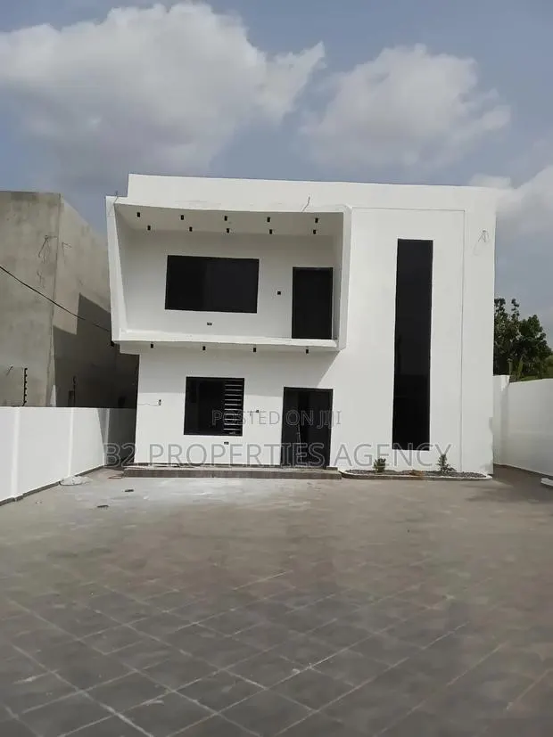 Furnished 6bdrm Mansion in B2 Properties Agency, Kumasi Metropolitan · Photo 1