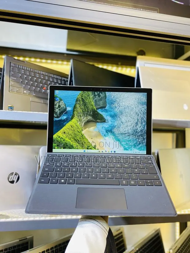Laptop Microsoft Surface Pro 7 8GB Intel Core i5 SSD 128GB · Photo 1