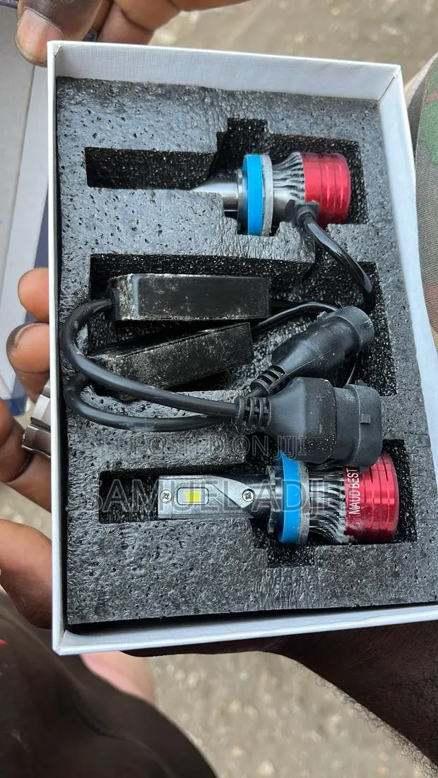 Honda CRV ,HRV, and Civic LED Bulb. · Photo 1
