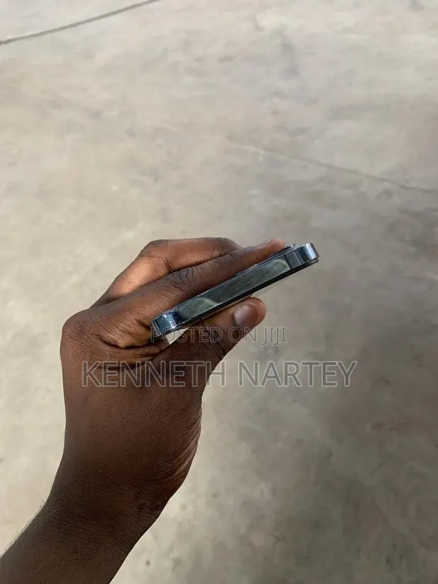 Apple iPhone 12 Pro Max 128 GB Black · Photo 1