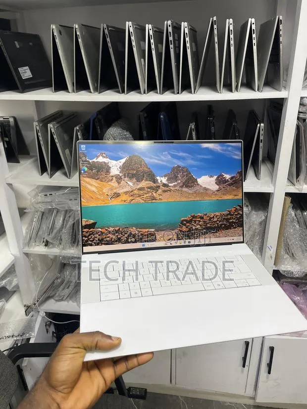 Laptop Dell XPS 16 9640 16GB Intel Core 7 SSD 512GB · Photo 1