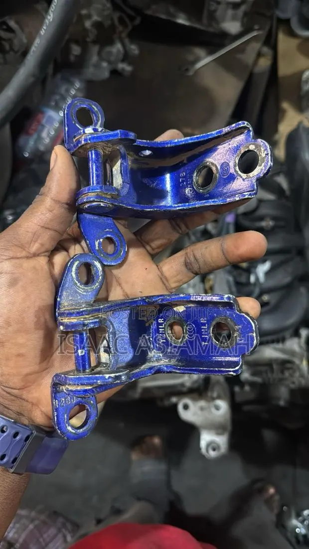 Acura RDX 2019,2020,2021,2022,2023,2024,2025 Front Door Hinges/Inches · Photo 1