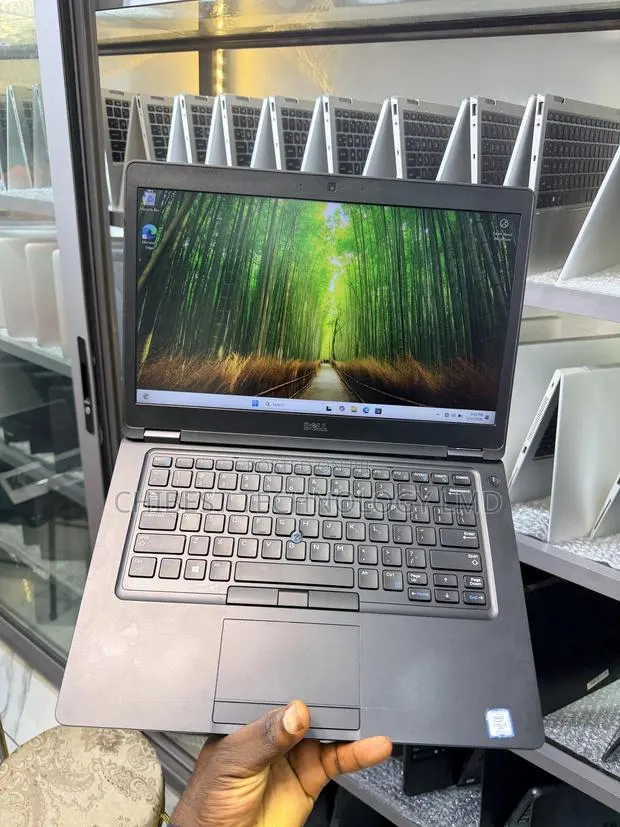 Laptop Dell Latitude 5480 8GB Intel Core i5 SSD 256GB · Photo 1