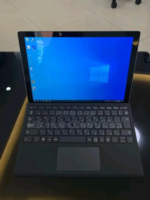 Laptop Microsoft Surface Pro 4 8GB Intel Core i5 SSD 256GB · Photo 1