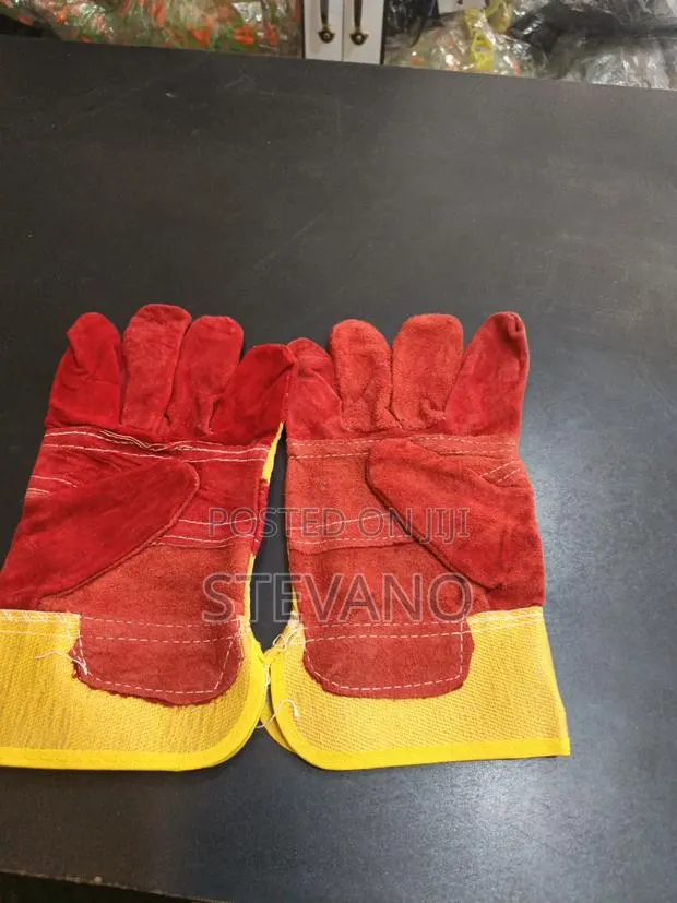 Coated Leather Hand Gloves · Photo 1