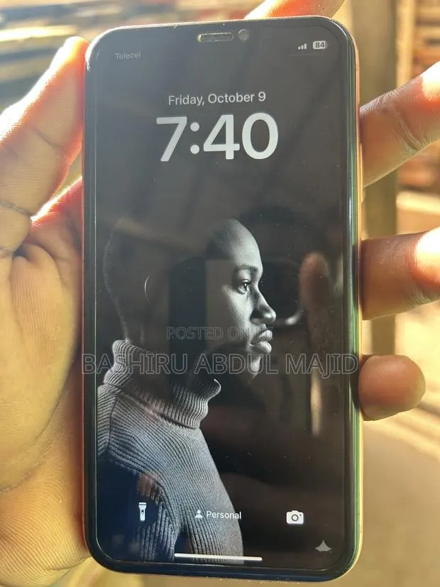 Apple iPhone XR 64 GB Pink · Photo 1