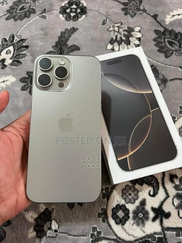 Apple iPhone 16 Pro Max 512 GB Bronze · Photo 1