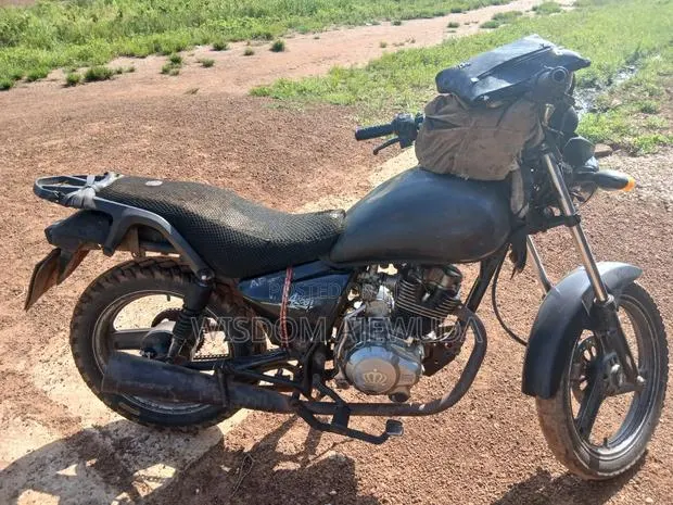 Apsonic AP125-30 2017 Black · Photo 1