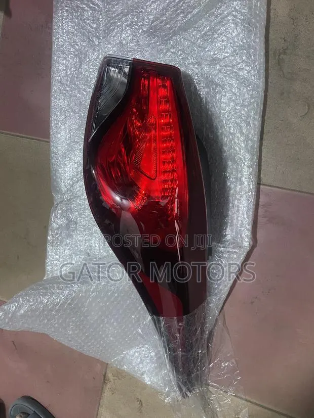 Elantra 2011 2012 2013 2014 2015 Tail Light (Pair) · Photo 1