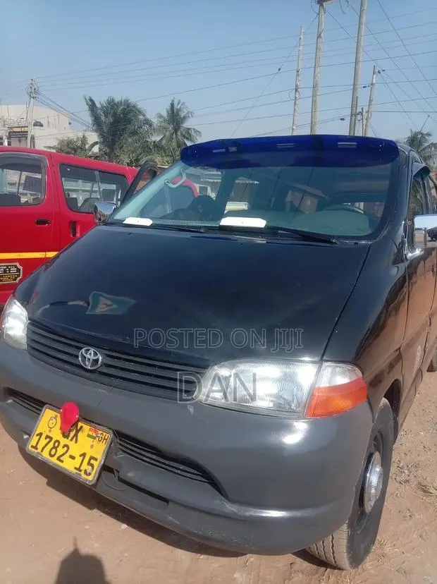 Toyota HiAce 2012 Black · Photo 1