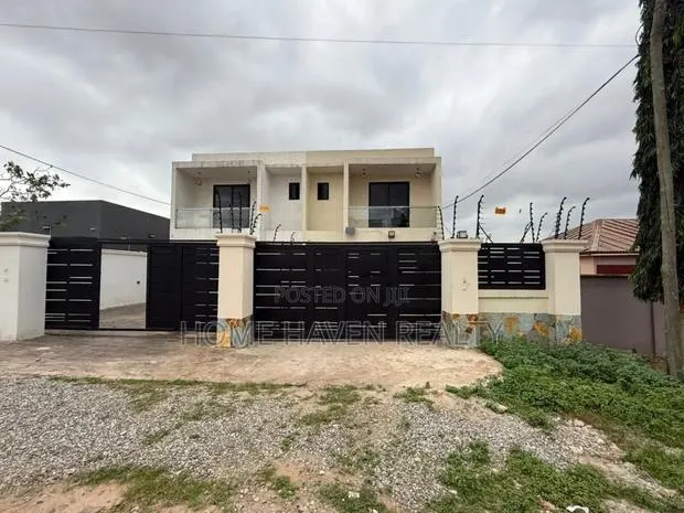 3bdrm House in Ashongman Estate, Police Station for sale · Photo 1