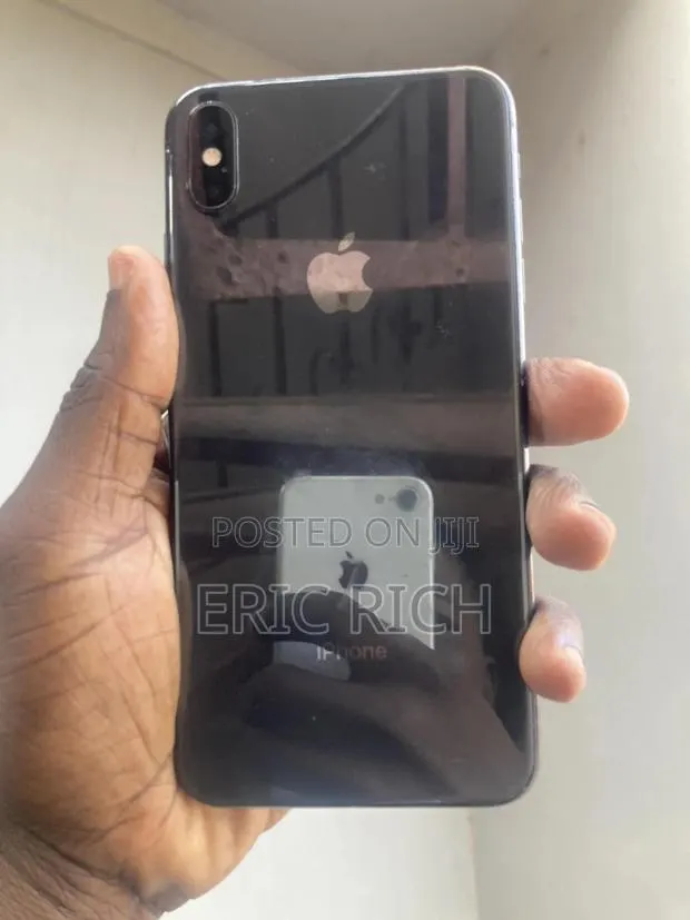 Apple iPhone XS Max 64 GB Black · Photo 1