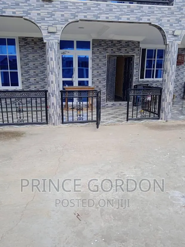7bdrm Duplex in Nyanaano, Nyanyano for sale · Photo 1