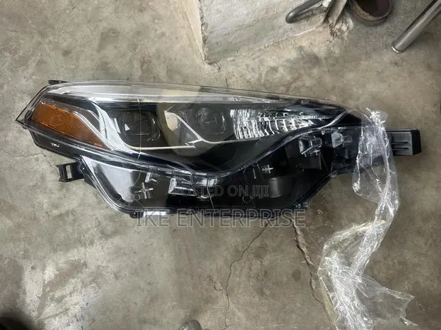 Toyota Corolla Headlight Sports 2017,2018 · Photo 1