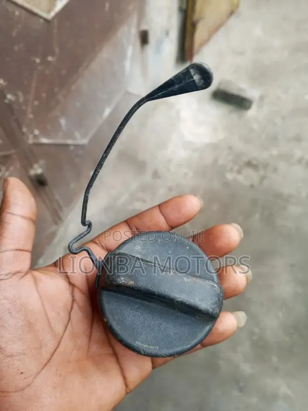 Fuel Filler Neck Cap · Photo 1