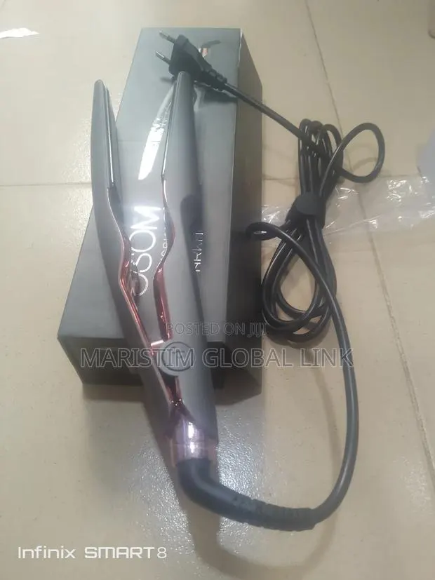 Professional Hair Straightening Tongs (Wired) · Photo 1