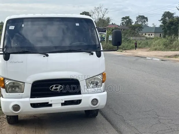Hyundai Mighty 2