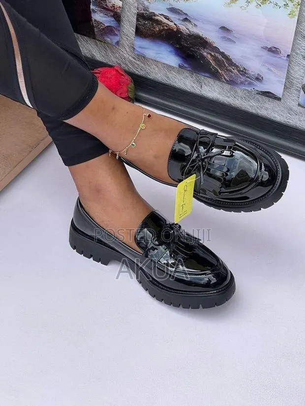 Ladies Bow-Knot Loafer- Black · Photo 1