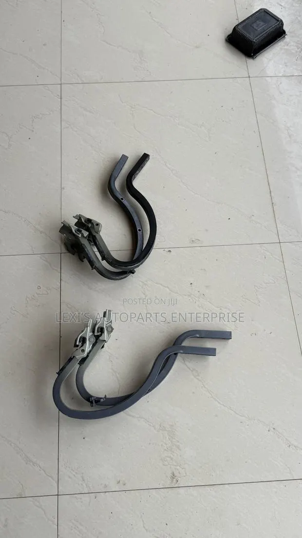 Honda Civic 2017,2018,2019,2020,2021 Boot / Tailgate Hinges Available · Photo 1