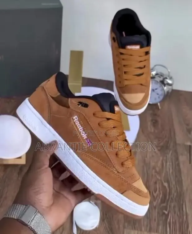 Authentic Reebok Classic Brown/White Available · Photo 1