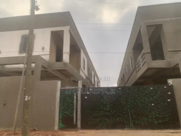 3bdrm House in American House Area, East Legon for sale · Photo 4