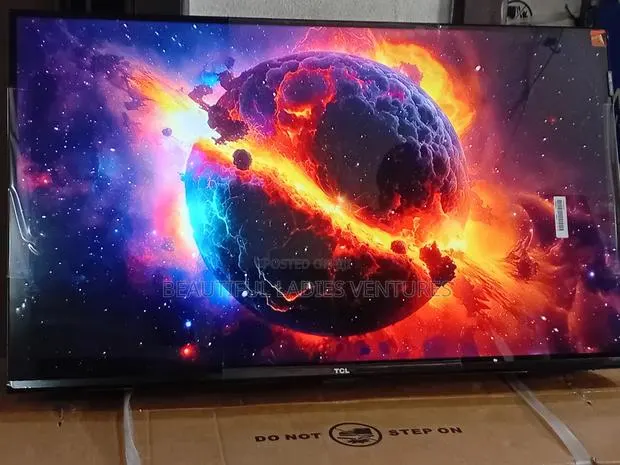 TCL 32” High Definition Television With Stylish Look · Photo 1