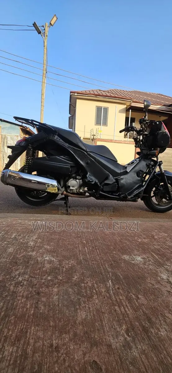 Honda Hornet 2018 Black · Photo 2