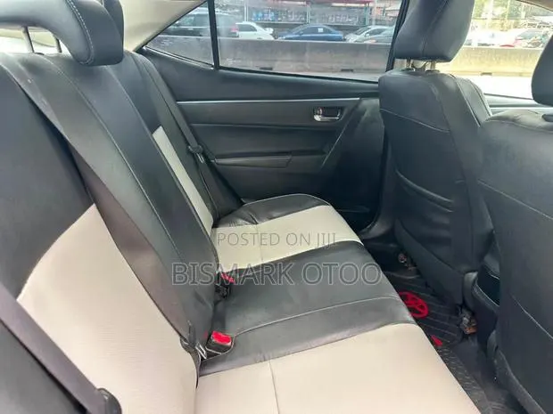 Toyota Corolla S 4dr Sedan (1.8L 4cyl CVT) 2015 Blue · Photo 1