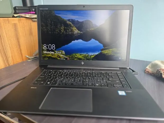 Laptop HP ZBook Studio G4 32GB Intel Xeon SSD 512GB · Photo 1