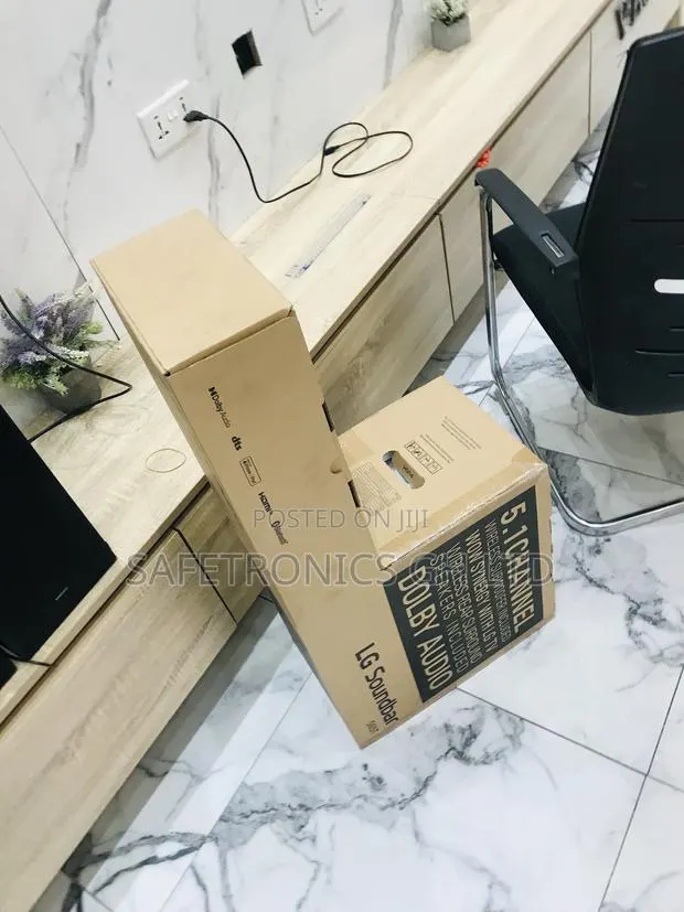 Authentic 600 Watts Bluetooth Lg 5.1ch S65tr Soundbar · Photo 1