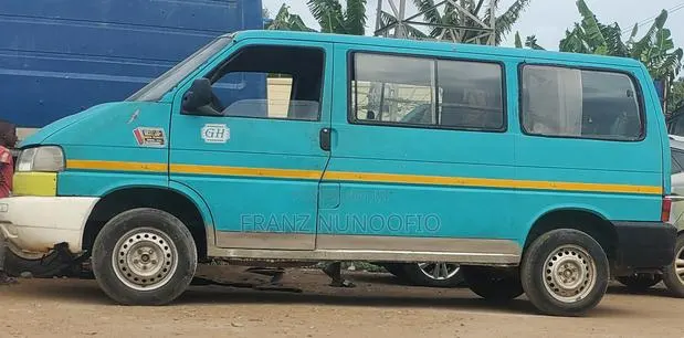 Volkswagen Transporter 1999 Green · Photo 5