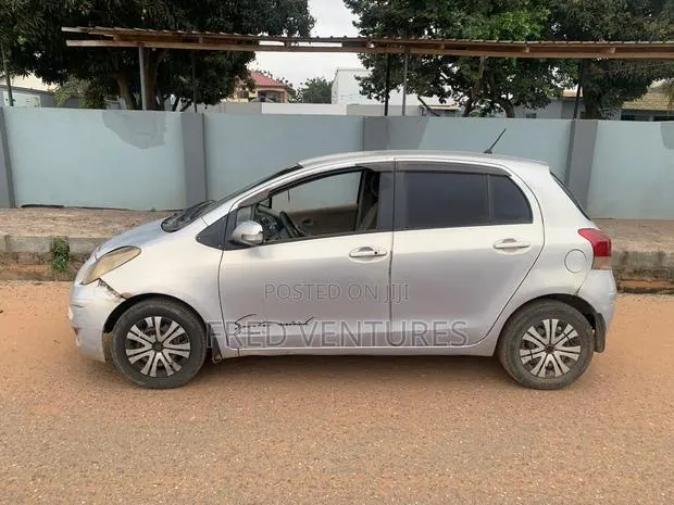 Parts Toyota Vitz · Photo 1