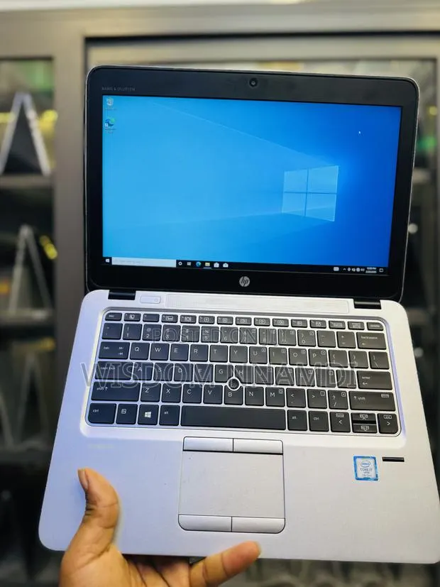 Laptop HP EliteBook 820 G4 8GB Intel Core i7 SSD 256GB · Photo 1