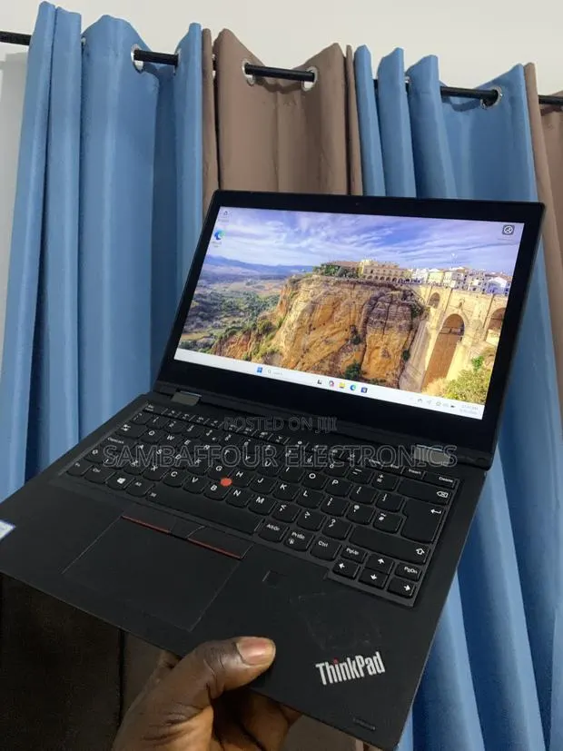 Laptop Lenovo ThinkPad L13 Yoga 8GB Intel Core i5 SSD 256GB · Photo 1