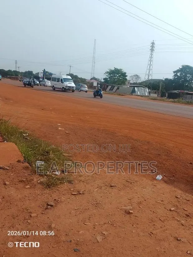 Roadside Land for Sale · Photo 1