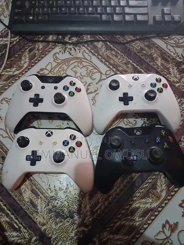 Xbox One Controller · Photo 1