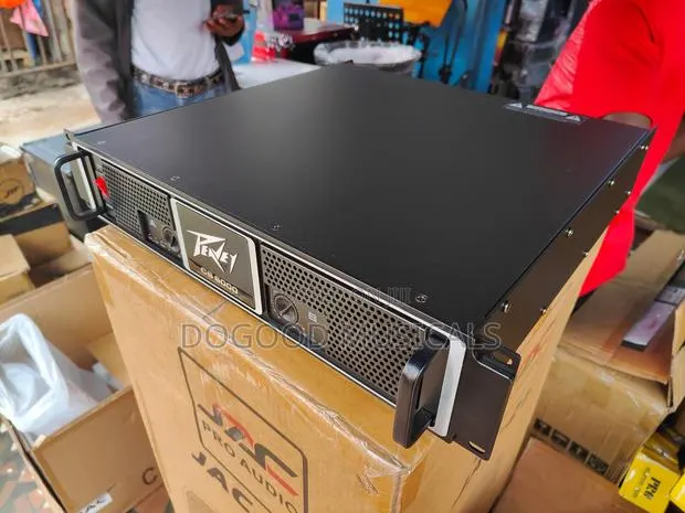 Peavey Cs-6000 6000watts Power Amplifier · Photo 1