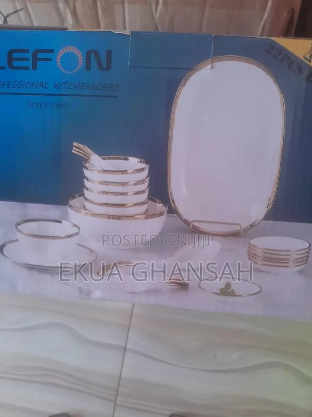 22 Pieces Dinner Set · Photo 1