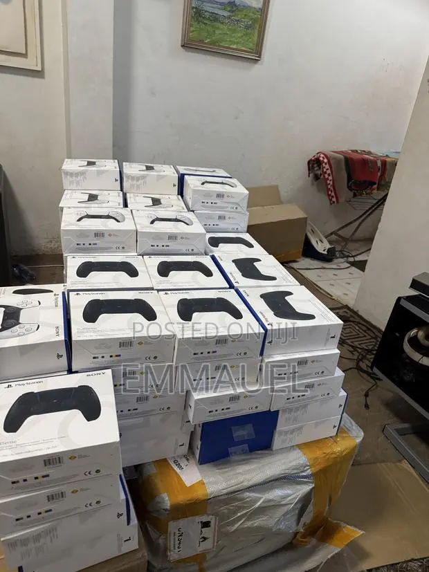 PlayStation 5 Controllers · Photo 1