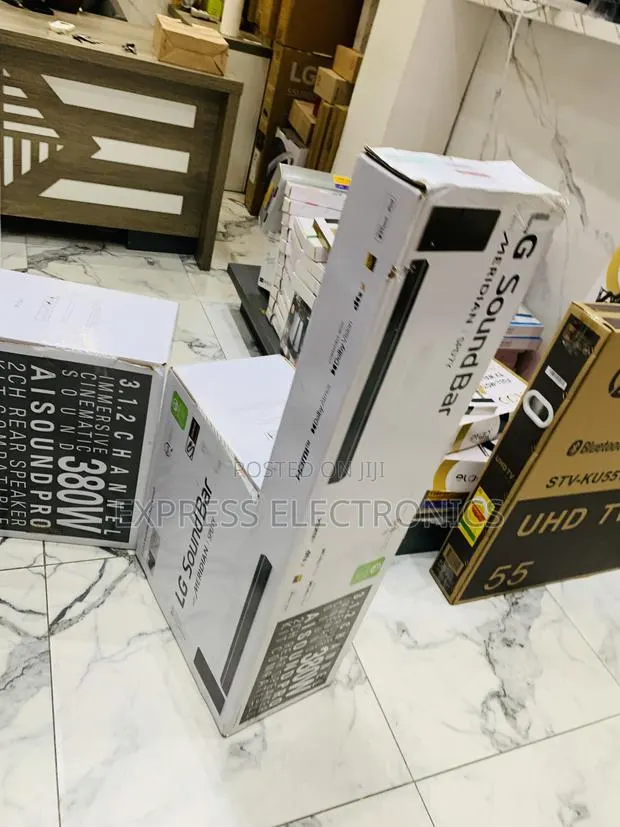 Hot Deal on Soubdbar With Eoofer Lg Spd7y 380w · Photo 1